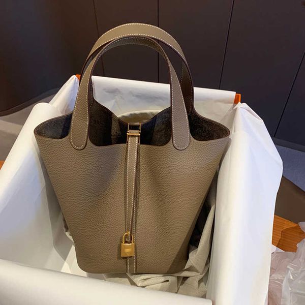 women designer bags vegetable baskts togo layer cow portable buckts leather bag female 2022 fashion
women designer bags vegetable baskts togo layer cow portable buckts leather bag female 2022 fashion