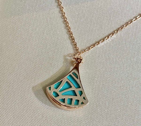 2023 v gold material luxury quality charm pendant necklace with nature shell beads red agate have box stamp ps3520, Golden
2023 v gold material luxury quality charm pendant necklace with nature shell beads red agate have box stamp ps3520, Golden