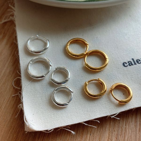 hoop huggie earrings round 925 sterling silver earring hand-made designer vintage luxury jewelry accessories gift for women, Golden;silver
hoop huggie earrings round 925 sterling silver earring hand-made designer vintage luxury jewelry accessories gift for women, Golden;silver