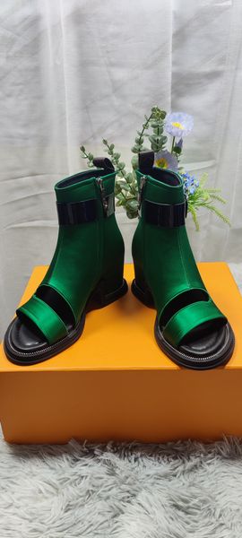 2022 hollowed-out classic fashion women's shoes and boots designer go out to party beach l metal sequins large 35-41, Black
2022 hollowed-out classic fashion women's shoes and boots designer go out to party beach l metal sequins large 35-41, Black