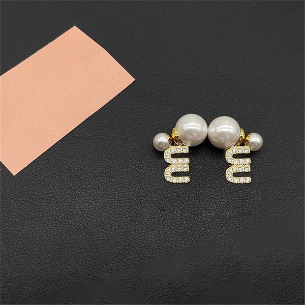 bright plump pearls ear stud women letter charm with diamond pendant lady retro fashion earrings, Golden
bright plump pearls ear stud women letter charm with diamond pendant lady retro fashion earrings, Golden