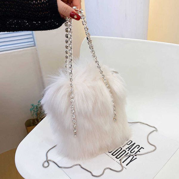 fashion faux fur winter bags bucket bag handbag women shoulder crossbody bag ladies plush hand bags designers bolsa feminina sac 230224
fashion faux fur winter bags bucket bag handbag women shoulder crossbody bag ladies plush hand bags designers bolsa feminina sac 230224