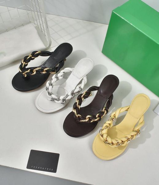 2023 luxury slippers fashion grapes discount thin black flip flops brand shoe beige sandals flippers causal flip flop for 35-39
2023 luxury slippers fashion grapes discount thin black flip flops brand shoe beige sandals flippers causal flip flop for 35-39