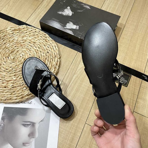 luxury designer slides flip-flops leather sheepskin thong sandal with c metal black white diamond star chain slippers summer beach sandals
luxury designer slides flip-flops leather sheepskin thong sandal with c metal black white diamond star chain slippers summer beach sandals