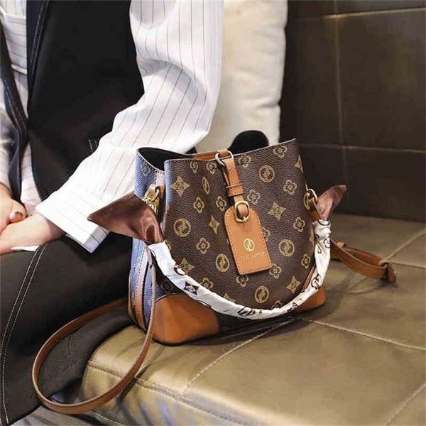 handbag 2023 new bag brand female flower bucket shoulder messenger large capacity printed chain handbagkn4l
handbag 2023 new bag brand female flower bucket shoulder messenger large capacity printed chain handbagkn4l