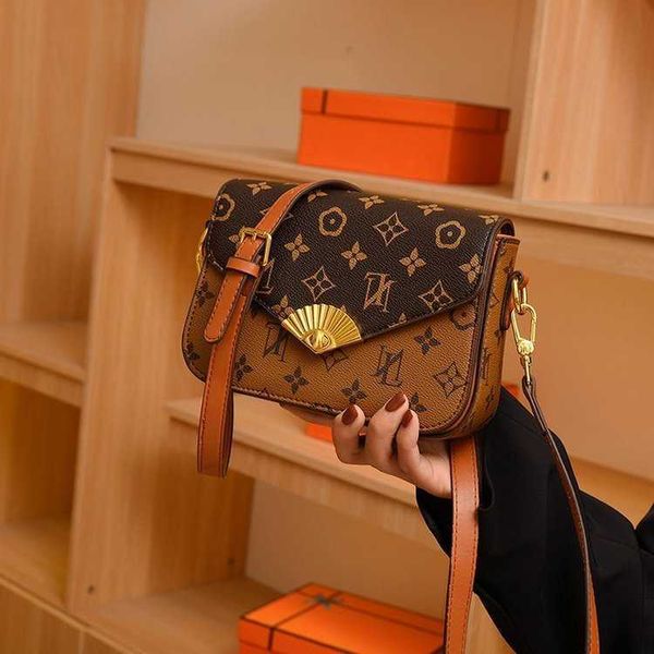 55%off new fashion bags messenger small square versatile classic shoulder bag women 2023 design shoulder crossbody handbag wholesale
55%off new fashion bags messenger small square versatile classic shoulder bag women 2023 design shoulder crossbody handbag wholesale
