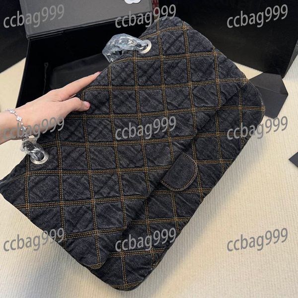 jumbo capacity denim women crossbody designer bags outdoor shopping double quilted silver badge classic flap luxury handbags multi pochettes
jumbo capacity denim women crossbody designer bags outdoor shopping double quilted silver badge classic flap luxury handbags multi pochettes