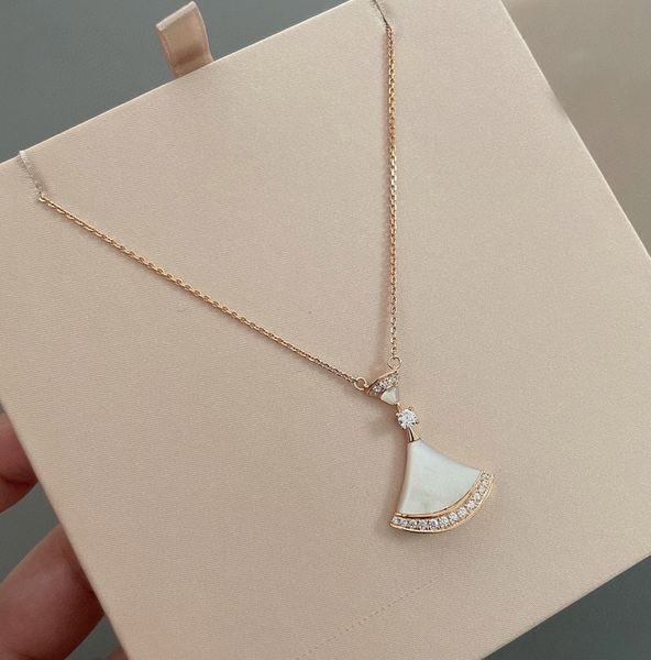 2023 luxury quality charm pendant necklace with diamond and nature shell beads malachite have box stamp ps3580, Silver
2023 luxury quality charm pendant necklace with diamond and nature shell beads malachite have box stamp ps3580, Silver