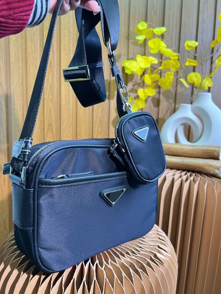 brand design nylon cloth camera bag 2023 men's and women's same fashion shoulder bag, suitable for daily travel
brand design nylon cloth camera bag 2023 men's and women's same fashion shoulder bag, suitable for daily travel