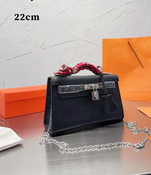 womens 2022bags branded handbags crocodile pattern one-shoulder diagonal bags baroque style design pearl metal buckle fashion retro versatil
womens 2022bags branded handbags crocodile pattern one-shoulder diagonal bags baroque style design pearl metal buckle fashion retro versatil