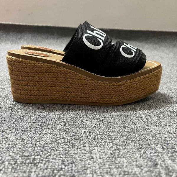 slipper 's 2023 fashion designer kloe shoes women summer new thick heel sandals slide beach s roman soles high cross woven 0g84, Black
slipper 's 2023 fashion designer kloe shoes women summer new thick heel sandals slide beach s roman soles high cross woven 0g84, Black