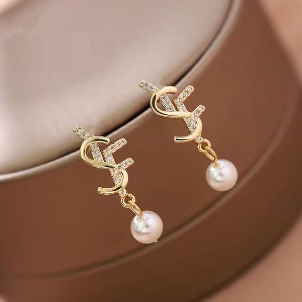 classic diamond screw pattern charm earrings earring studded women's gold titanium steel luxury designer letter y gift wedding jewelry, Golden
classic diamond screw pattern charm earrings earring studded women's gold titanium steel luxury designer letter y gift wedding jewelry, Golden