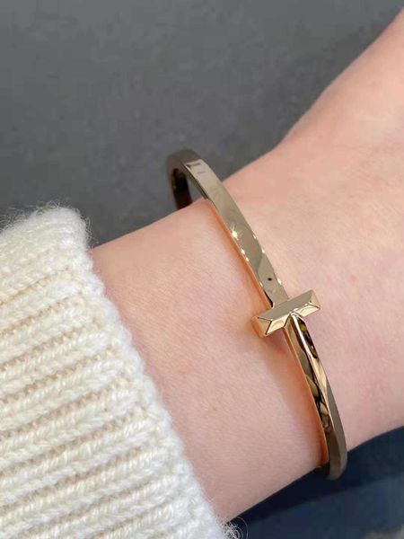 le7d tiffay t1 semi diamond bracelet v gold version 925 silver plated 18k rose wide and narrow t letter bracelet, Black 
le7d tiffay t1 semi diamond bracelet v gold version 925 silver plated 18k rose wide and narrow t letter bracelet, Black