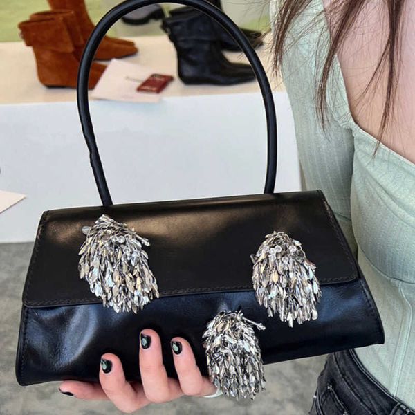 fashionable and versatile sequin tassel string design soft leather handbag tote bag
fashionable and versatile sequin tassel string design soft leather handbag tote bag