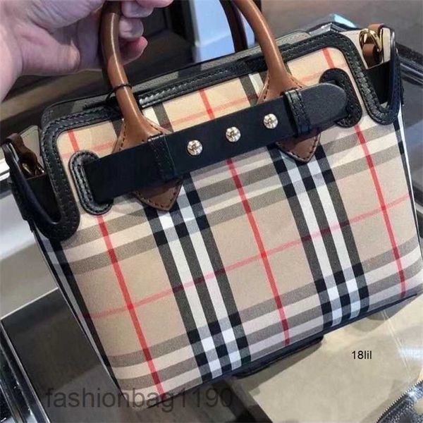bag new luxury designer burbrerys women handbags release fashionable lattice portable messenger versatile women's bag pteq
bag new luxury designer burbrerys women handbags release fashionable lattice portable messenger versatile women's bag pteq