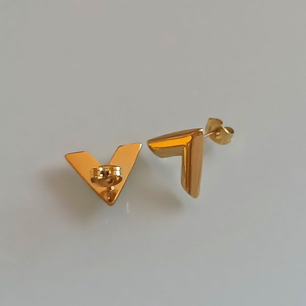 classic flower v shape charm earrings earring studded women's gold titanium steel luxury designer letter y gift wedding jewelry not fad, Golden
classic flower v shape charm earrings earring studded women's gold titanium steel luxury designer letter y gift wedding jewelry not fad, Golden