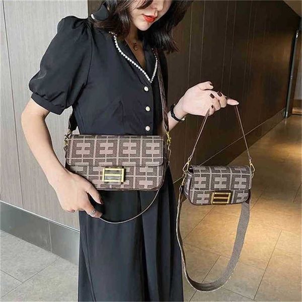 handbag 2023 new bag style version tide red chain messenger shoulder color canvas underarm
handbag 2023 new bag style version tide red chain messenger shoulder color canvas underarm
