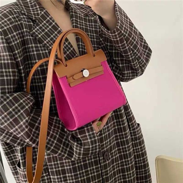 spring and summer new black and gray collision color stitching locking design niche handbag crossbody bag casual handbags
spring and summer new black and gray collision color stitching locking design niche handbag crossbody bag casual handbags