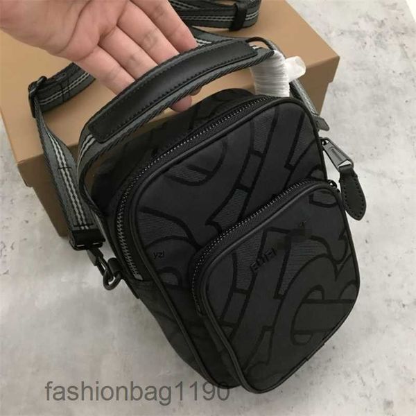 bag new luxury bags designer burbrerys 2023 nylon portable messenger square mobile phone dark flower black embroidery vertical shoulder 1z8t
bag new luxury bags designer burbrerys 2023 nylon portable messenger square mobile phone dark flower black embroidery vertical shoulder 1z8t