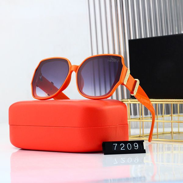 Designer for Men and Women Classic Glasses Goggles Outdoor Beach Driving Sunglasses Mixed Colors Available TCJ8
Designer for Men and Women Classic Glasses Goggles Outdoor Beach Driving Sunglasses Mixed Colors Available TCJ8