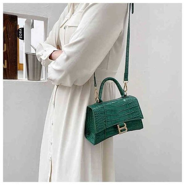 handbag 2023 new bag simple crocodile hourglass french stick trend messenger style texture
handbag 2023 new bag simple crocodile hourglass french stick trend messenger style texture