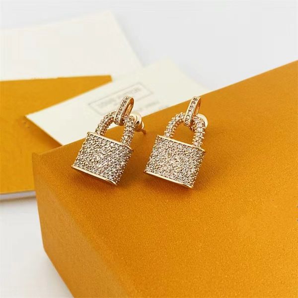 classic lock v shaped charm earrings earring studded with diamonds women's gold titanium steel luxury designer letter gift wedding jewe, Golden
classic lock v shaped charm earrings earring studded with diamonds women's gold titanium steel luxury designer letter gift wedding jewe, Golden
