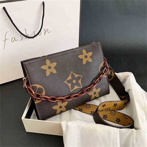 handbag 2023 new bag women's korean version shoulder messenger wide shoulder strap style
handbag 2023 new bag women's korean version shoulder messenger wide shoulder strap style