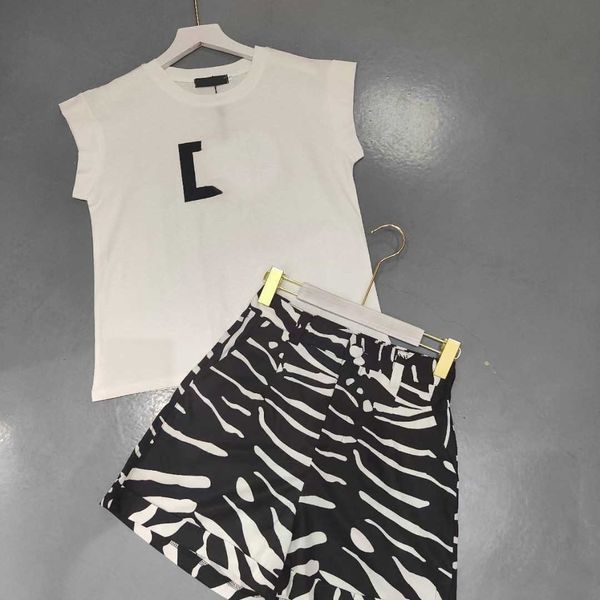 23ss women designer brand sleeveless t-shirt shorts set fashion letter printing round neck pure cotton short-sleeved shortses suit womens cl, White
23ss women designer brand sleeveless t-shirt shorts set fashion letter printing round neck pure cotton short-sleeved shortses suit womens cl, White