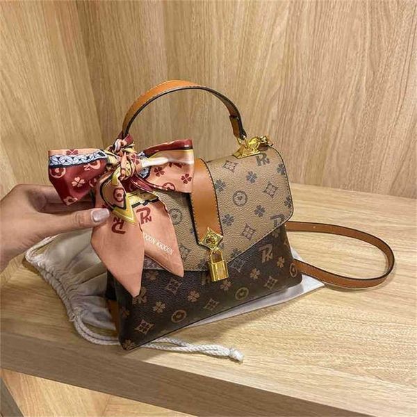 handbag 2023 new bag women's color contrast messenger old flower texture silk scarf portable shoulder
handbag 2023 new bag women's color contrast messenger old flower texture silk scarf portable shoulder