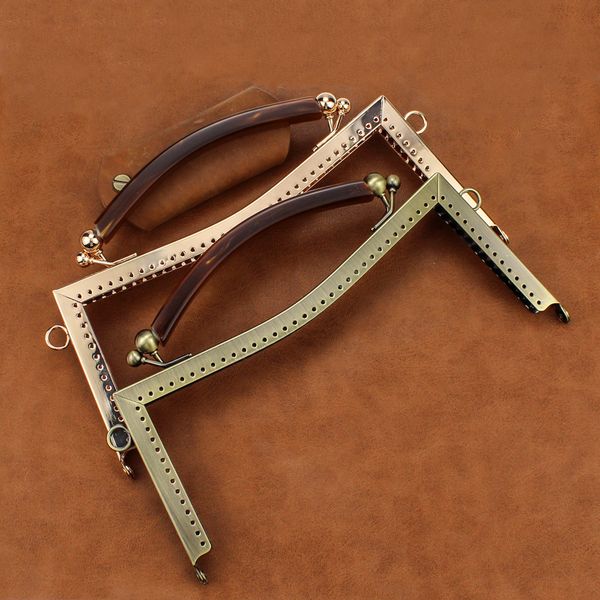 bag parts accessories 5pcs 20.5cm concave smooth metal clasp sewing diy handmade clutch frame for bags with silicone handles purse 230224, Black
bag parts accessories 5pcs 20.5cm concave smooth metal clasp sewing diy handmade clutch frame for bags with silicone handles purse 230224, Black