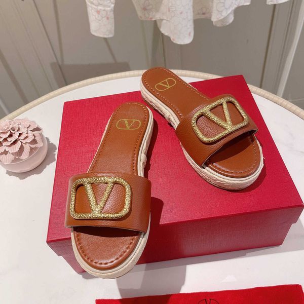 2023 new family fisherman's slippers with sole vd buckle outwear sandals flat thick soled casual women's shoes, Black
2023 new family fisherman's slippers with sole vd buckle outwear sandals flat thick soled casual women's shoes, Black