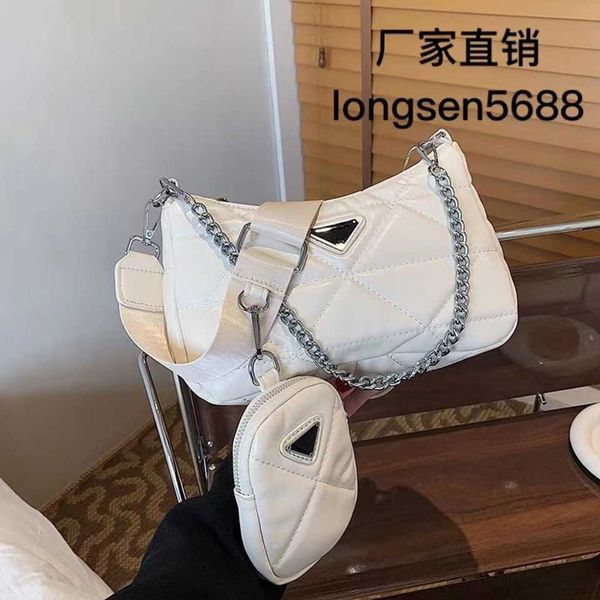2023 new shoulder bag new three in rhombic tote one shoulder crossbody chain baghigh
2023 new shoulder bag new three in rhombic tote one shoulder crossbody chain baghigh