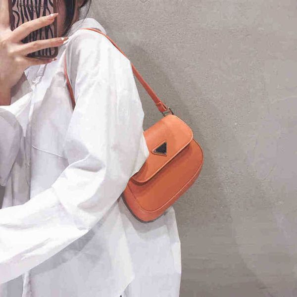 new fashion bag wholesale market small trend single underarm net red cross carrying small squarehigh
new fashion bag wholesale market small trend single underarm net red cross carrying small squarehigh