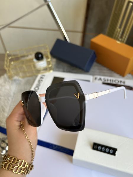 summer sunglasses for men and women style anti-ultraviolet retro plate square full frame fashion eyeglasses random box8586, White;black
summer sunglasses for men and women style anti-ultraviolet retro plate square full frame fashion eyeglasses random box8586, White;black