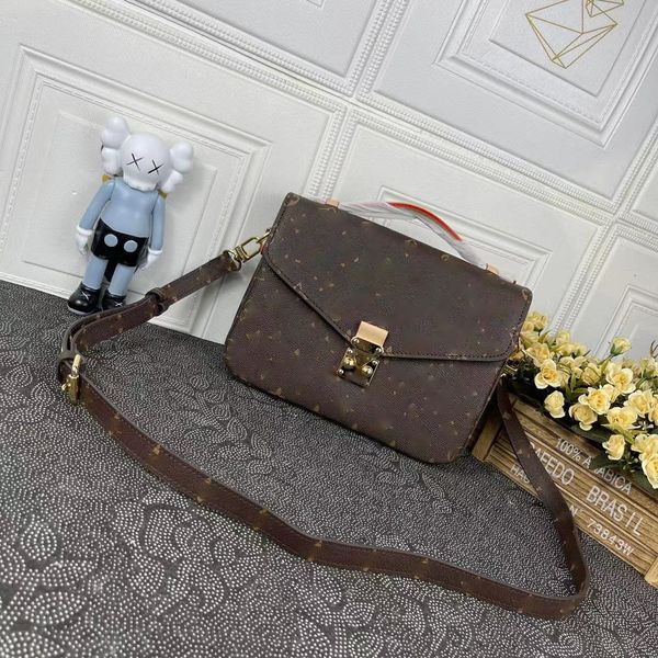 shoulder bags classic luxury chain fashion 2023 plaid flower brand wallet vintage ladies brown leather handbag designer shoulder bag with bo
shoulder bags classic luxury chain fashion 2023 plaid flower brand wallet vintage ladies brown leather handbag designer shoulder bag with bo