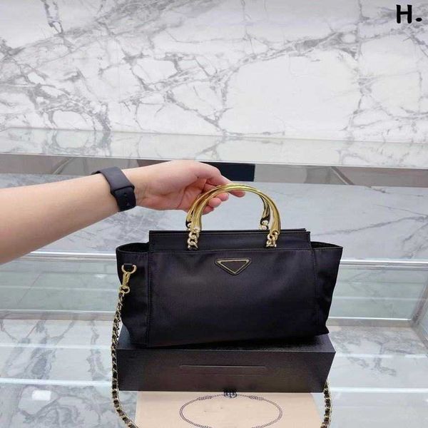 luxury fashion bag new medieval parachute oxford canvas tag handbag metal handle wing bat shopping baghigh
luxury fashion bag new medieval parachute oxford canvas tag handbag metal handle wing bat shopping baghigh