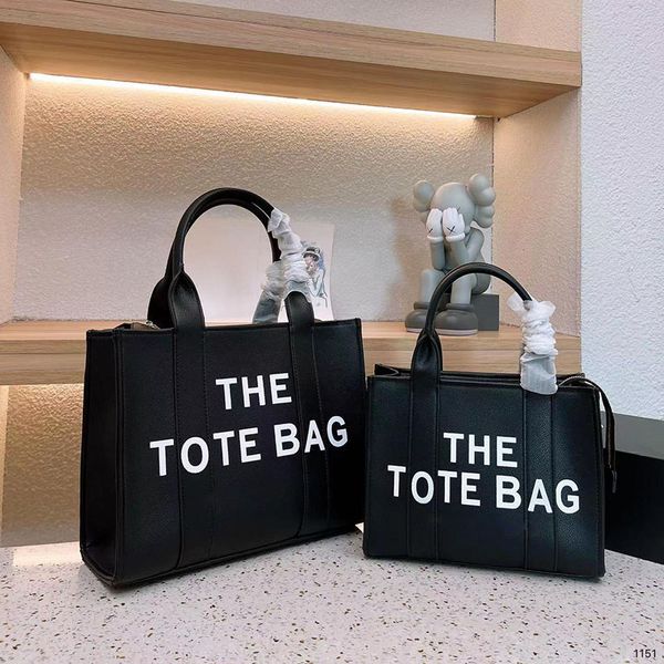 jacobss traveler tote bag designer the tote handbag leather medium luxury handbags bag woman shoulder purse crossbodys parties trips bags
jacobss traveler tote bag designer the tote handbag leather medium luxury handbags bag woman shoulder purse crossbodys parties trips bags