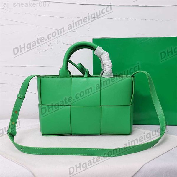 uality fashion women's weave shopping bag men tote crossbody bag luxury designer woman wallet cases card totoes pockets handbag shoulde
uality fashion women's weave shopping bag men tote crossbody bag luxury designer woman wallet cases card totoes pockets handbag shoulde