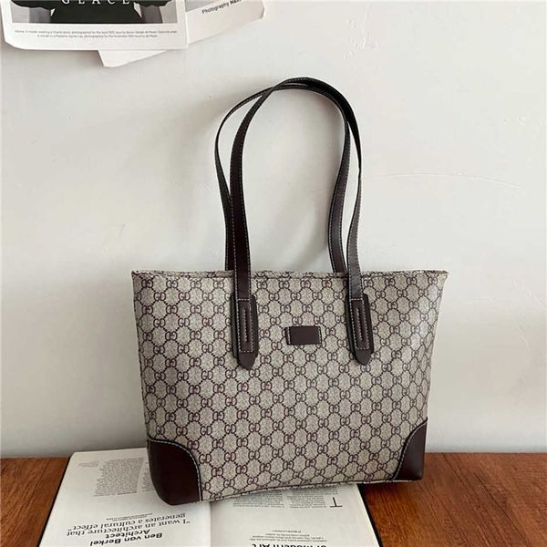 luxury fashion bag large capacity spring new alphabet printed tote single shoulder diagonal straddle hand women'shigh
luxury fashion bag large capacity spring new alphabet printed tote single shoulder diagonal straddle hand women'shigh