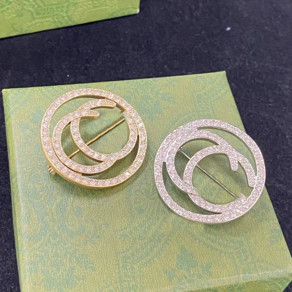 2023 new fashion pins brooches brass material diamond-encrusted round brooches suitable suit sweater dress designer jewelry with box, Gray
2023 new fashion pins brooches brass material diamond-encrusted round brooches suitable suit sweater dress designer jewelry with box, Gray