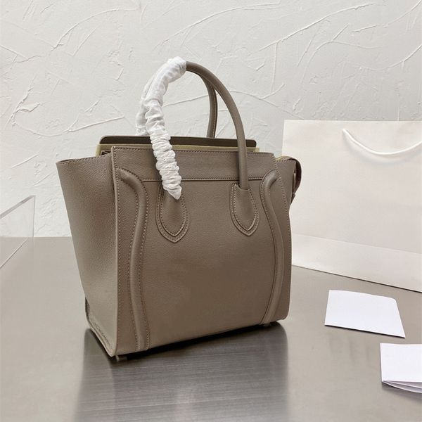 designer body cross bags women luxury shoulder bag handbags lady bag large tote fashion claic tapered end leather bag heart-shaped 23ss
designer body cross bags women luxury shoulder bag handbags lady bag large tote fashion claic tapered end leather bag heart-shaped 23ss