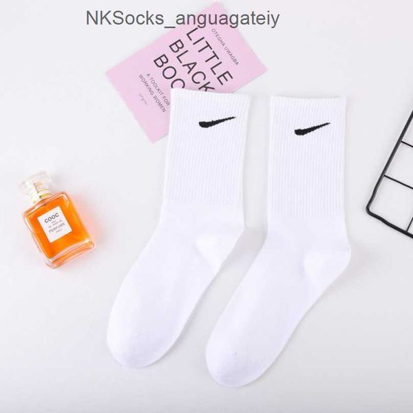 luxury men's fashion socks women's hook brand stockings designers candy colorful medium long women men couple's stocking brea, Black
luxury men's fashion socks women's hook brand stockings designers candy colorful medium long women men couple's stocking brea, Black