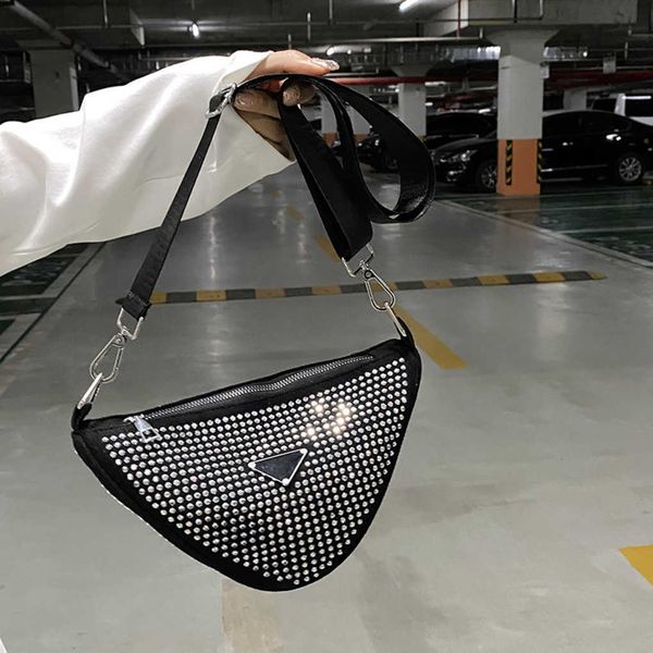 80% 2023 luxury rhinestone new flash diamond single shoulder messenger versatile portable geometric women'shigh quality
80% 2023 luxury rhinestone new flash diamond single shoulder messenger versatile portable geometric women'shigh quality