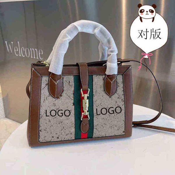 2023 new luxury fashion bag simple texture spring large capacity foreign style portablehigh 
2023 new luxury fashion bag simple texture spring large capacity foreign style portablehigh