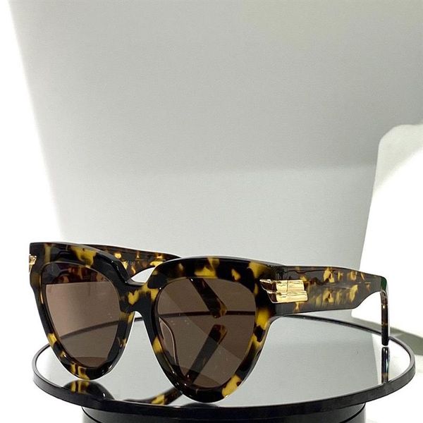 womens sunglasses for women 1035 men sun glasses fashion style protects eyes uv400 lens with case250j, White;black
womens sunglasses for women 1035 men sun glasses fashion style protects eyes uv400 lens with case250j, White;black