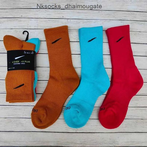 fashion men's classic socks women's hook brand stockings designers men women couple's colorful cotton stocking medium long tu, Black
fashion men's classic socks women's hook brand stockings designers men women couple's colorful cotton stocking medium long tu, Black