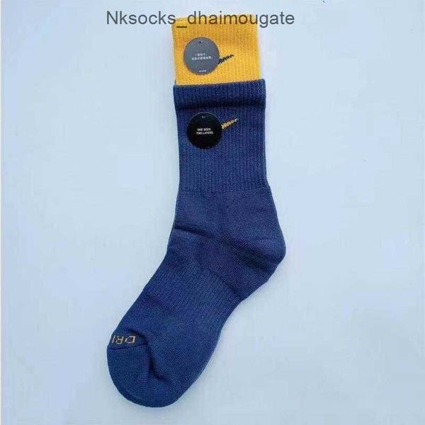 luxury fashion men's socks women's hook brand stockings designers fake two pairs splicing high tube women men sports yoga breathab, Black
luxury fashion men's socks women's hook brand stockings designers fake two pairs splicing high tube women men sports yoga breathab, Black