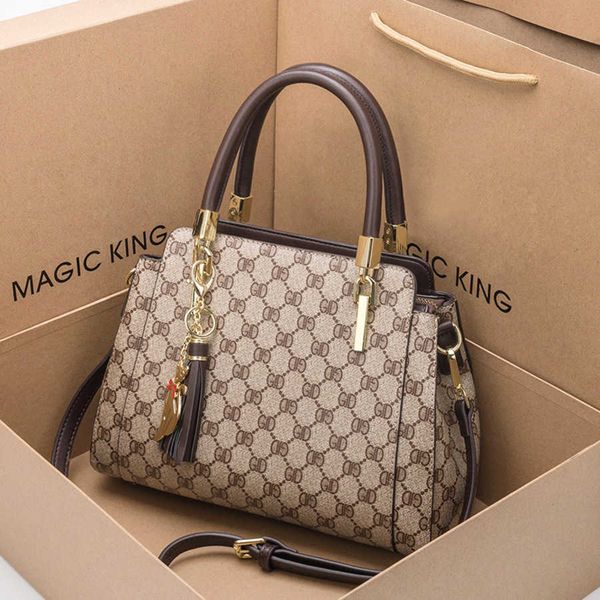 70% 2023 new shoulder bag hong counter new product mother's hand women's summer versatile messenger baghigh
70% 2023 new shoulder bag hong counter new product mother's hand women's summer versatile messenger baghigh