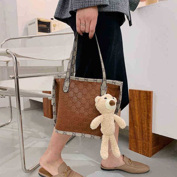 2023 new luxury fashion bag trend single underarm simple leisure diagonal with bearhigh
2023 new luxury fashion bag trend single underarm simple leisure diagonal with bearhigh