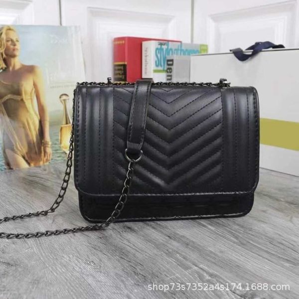 luxury handbag versatile small fragrance rhombic chain embroidery women's classic oblique straddle shoulder baghigh
luxury handbag versatile small fragrance rhombic chain embroidery women's classic oblique straddle shoulder baghigh